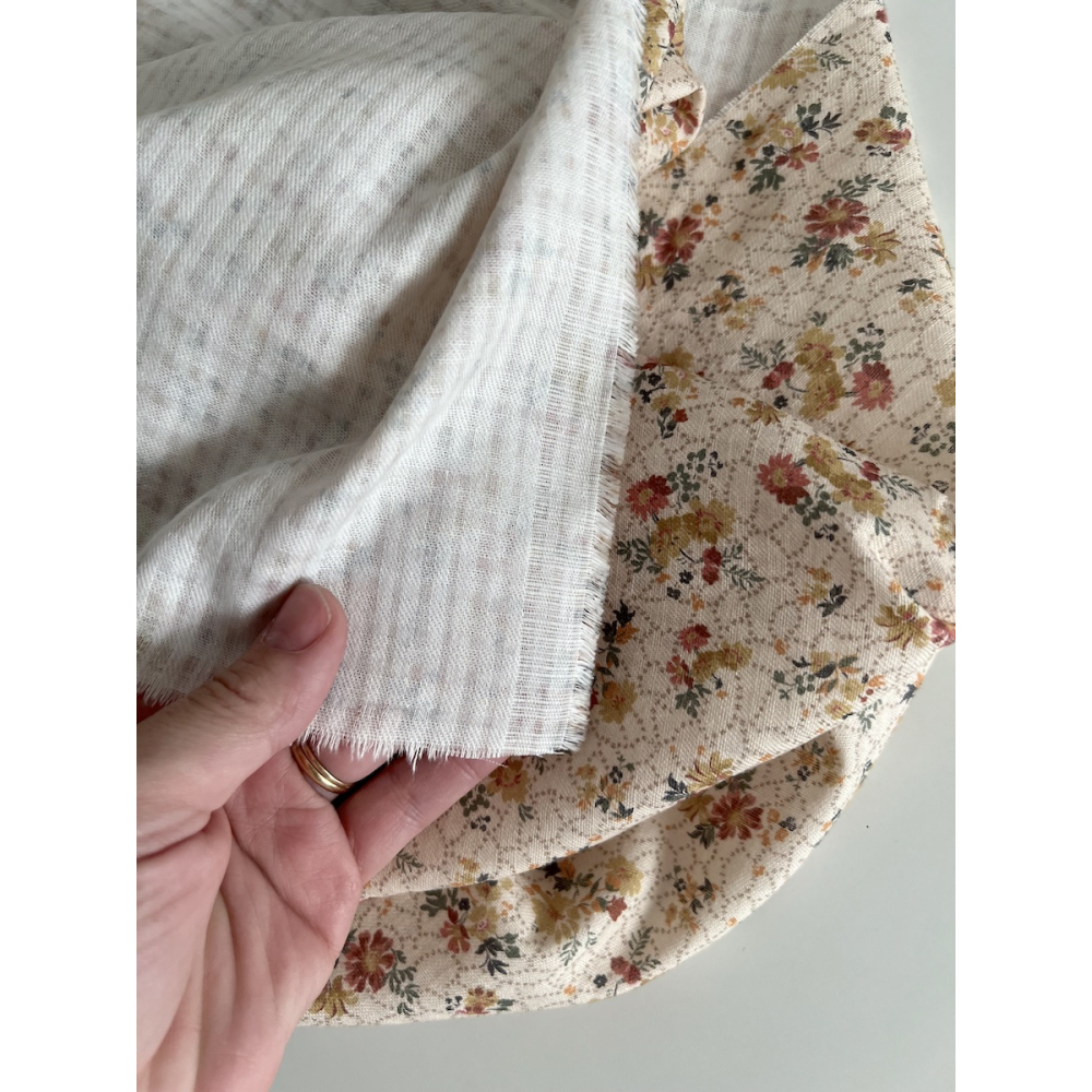 Judith - Seersucker / Coton gaufré doux fond écru motif fleuri Batikou - 4