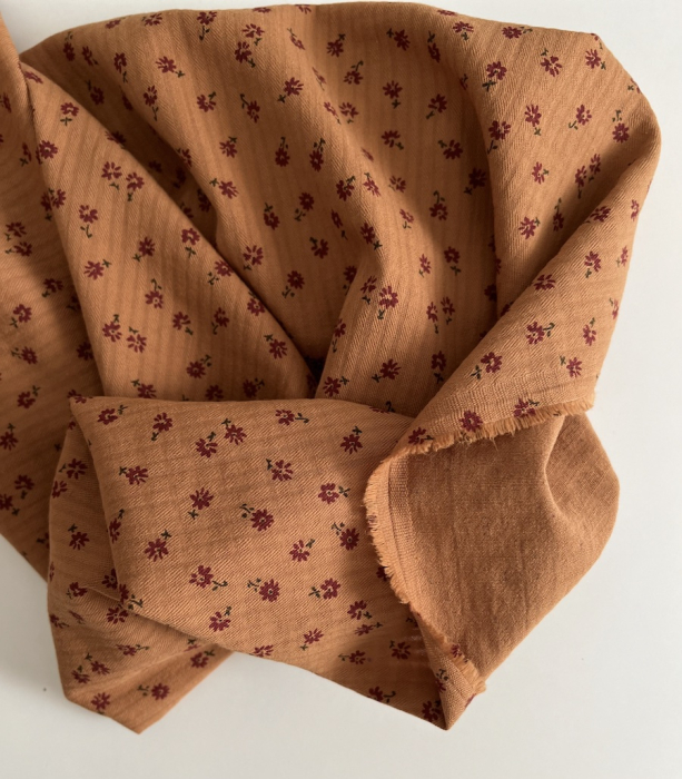 Erika - Seersucker / Coton gaufré doux fond écureuil motif fleuri Batikou - 9