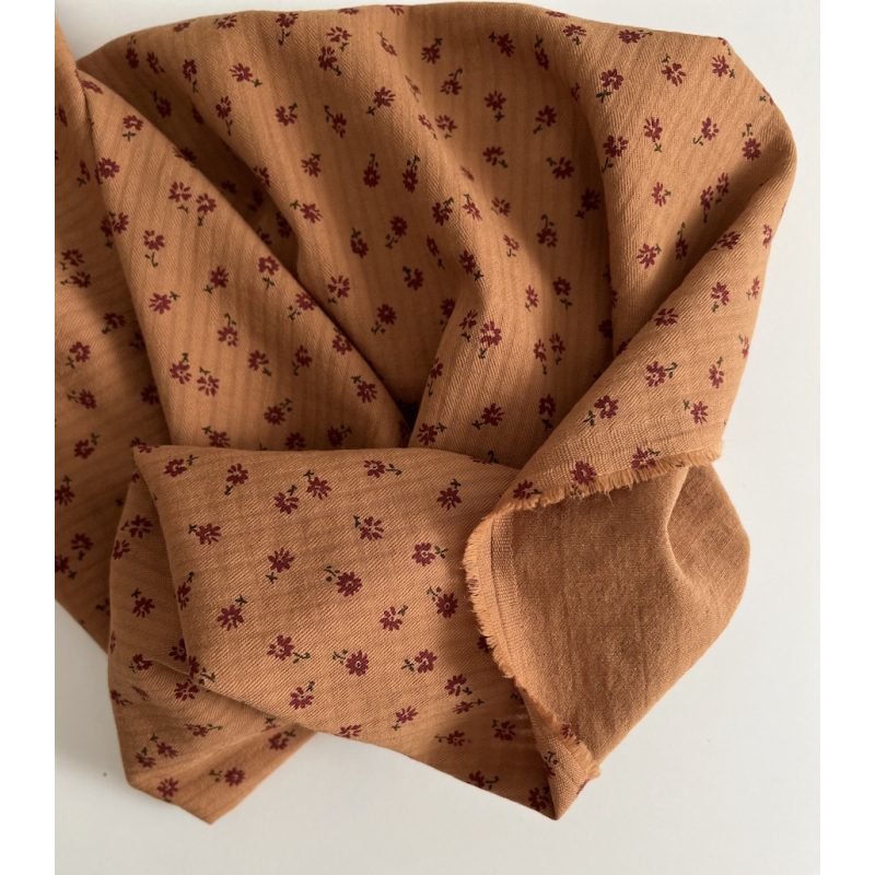 Erika - Seersucker / Coton gaufré doux fond écureuil motif fleuri Batikou - 9