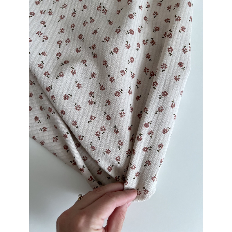 Erika - Seersucker / Coton gaufré doux fond grège motif fleuri Batikou - 2