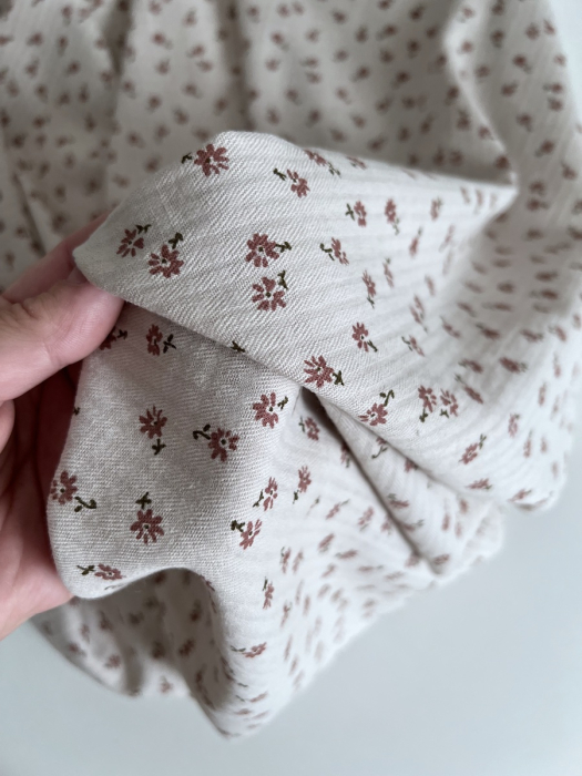 Erika - Seersucker / Coton gaufré doux fond grège motif fleuri Batikou - 8