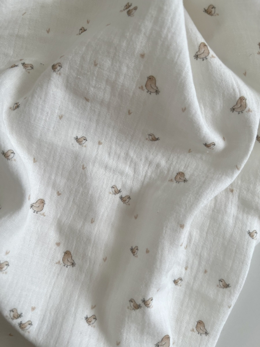 Charly - Double gaze de coton blanc lait motif petits oiseaux beige Tissus issus de l'agriculture biologique  - 6