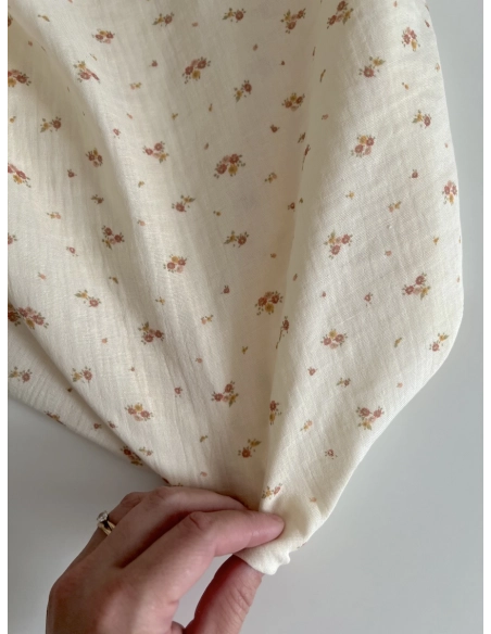 Aminata - Double gaze de coton coloris fond écru imprimé fleuri Tissus issus de l'agriculture biologique  - 3
