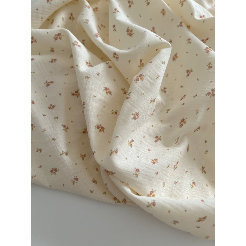 Aminata - Double gaze de coton coloris fond écru imprimé fleuri Tissus issus de l'agriculture biologique  - 7