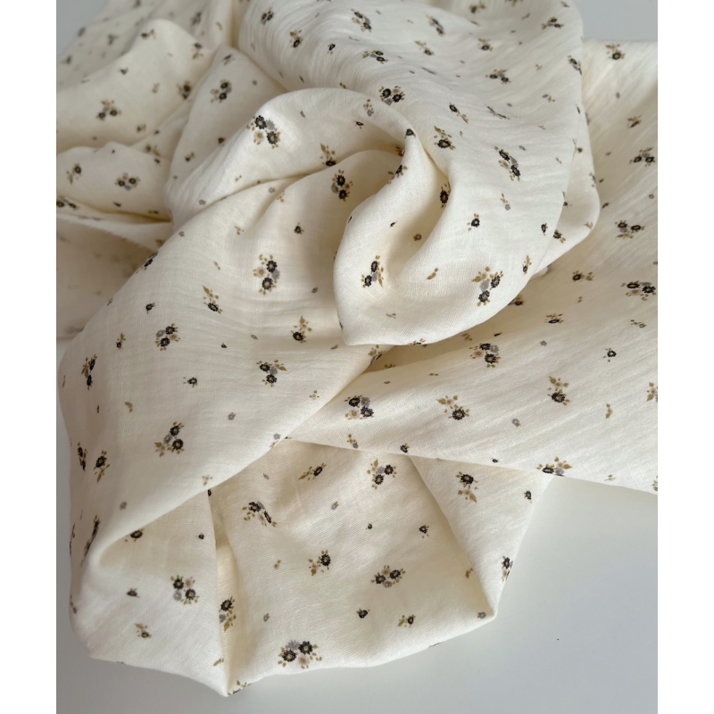 Aminata - Double gaze de coton coloris fond écru imprimé fleuri olive Tissus issus de l'agriculture biologique  - 3