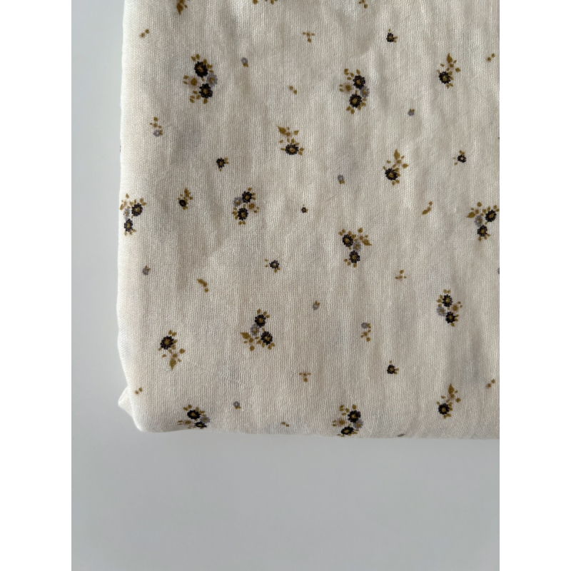 Aminata - Double gaze de coton coloris fond écru imprimé fleuri olive Tissus issus de l'agriculture biologique  - 5