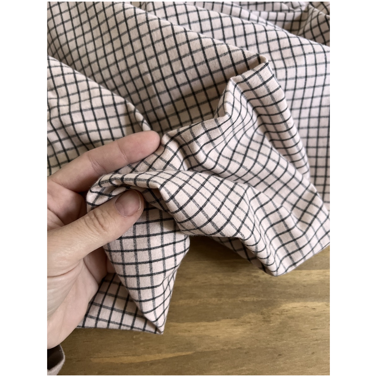 Jules - Popeline de coton tissé carreaux beige nude et anthracite Tissus issus de l'agriculture biologique  - 2