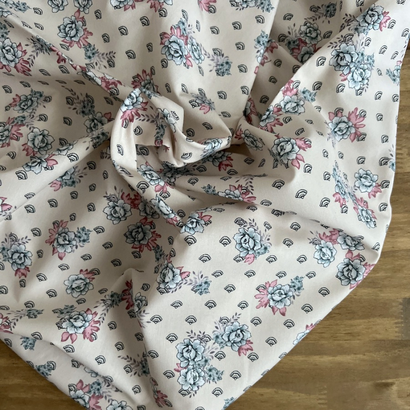 Monika - Popeline classique coton BIO fond nude à motifs fleuri Tissus issus de l'agriculture biologique  - 1