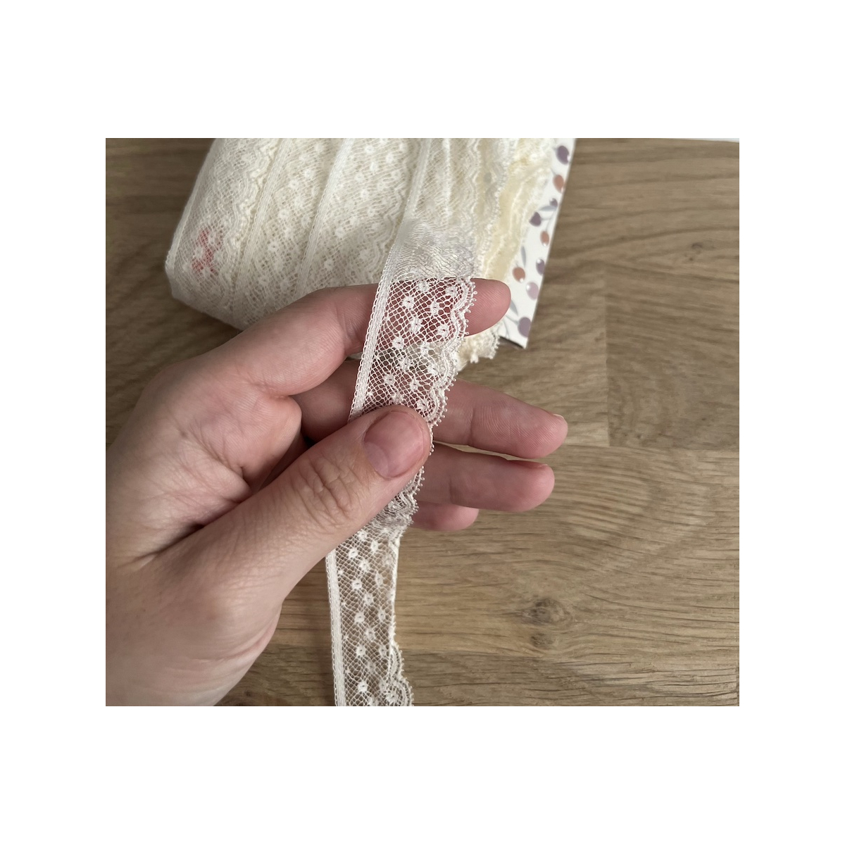Dentelle française crème 25mm x 1m Batikou - 2 Dentelle française crème 25mm x 1m Batikou - 2