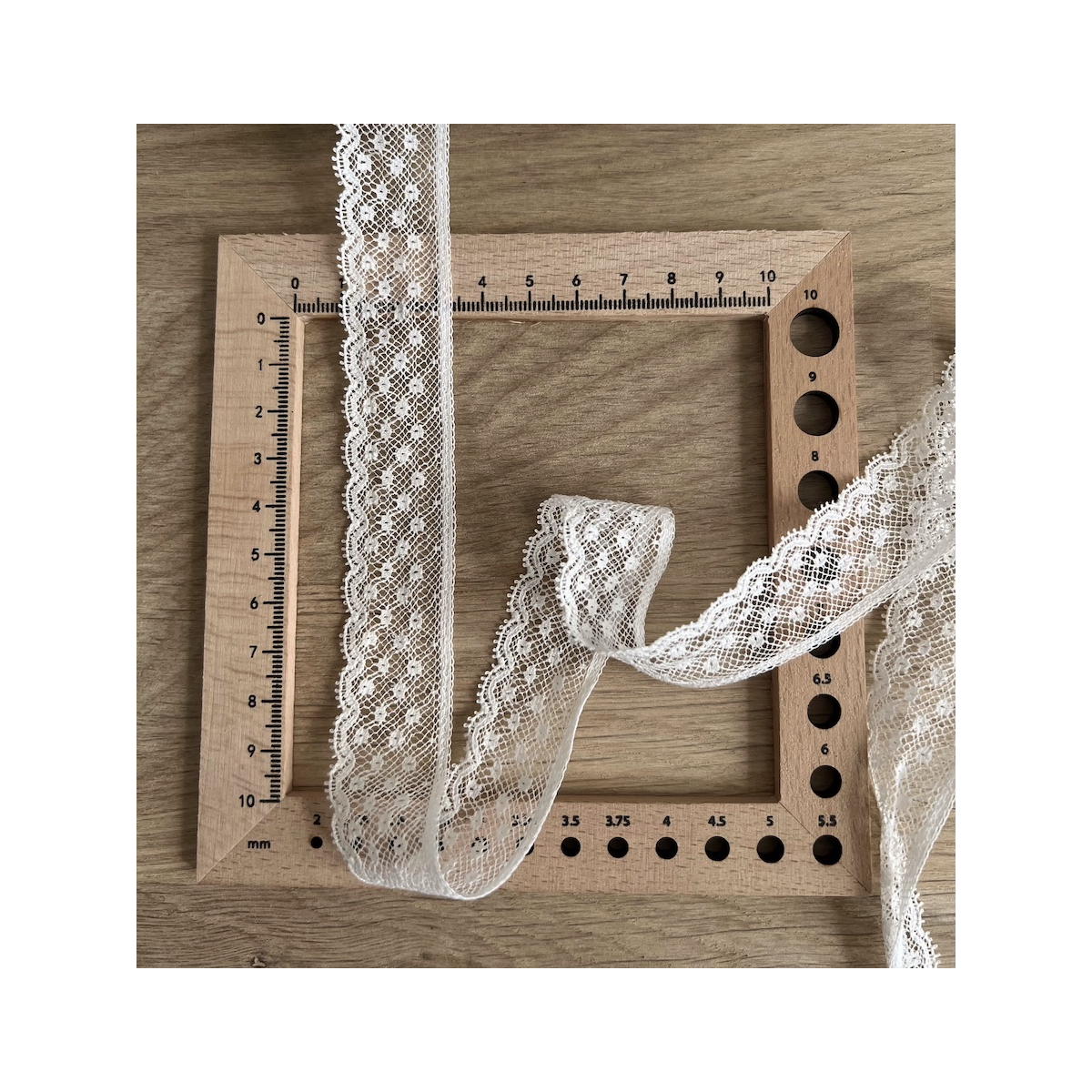 Dentelle française crème 25mm x 1m Batikou - 4 Dentelle française crème 25mm x 1m Batikou - 4