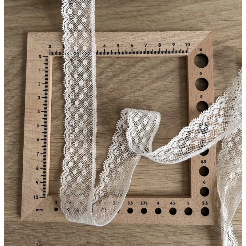 Dentelle française crème 25mm x 1m Batikou - 4