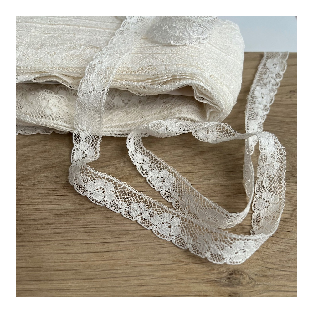 Dentelle française crème 15mm x 1m Batikou - 1