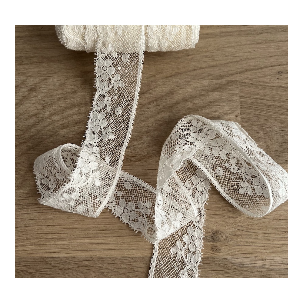 Dentelle française crème 30mm x 1m Batikou - 1