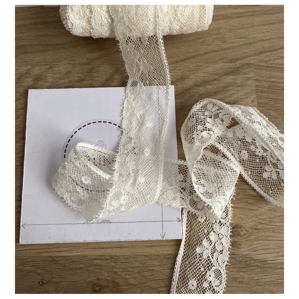 Dentelle française crème 30mm x 1m Batikou - 3
