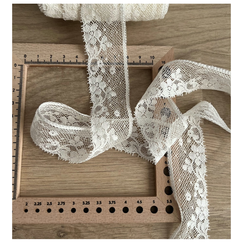 Dentelle française crème 30mm x 1m Batikou - 4