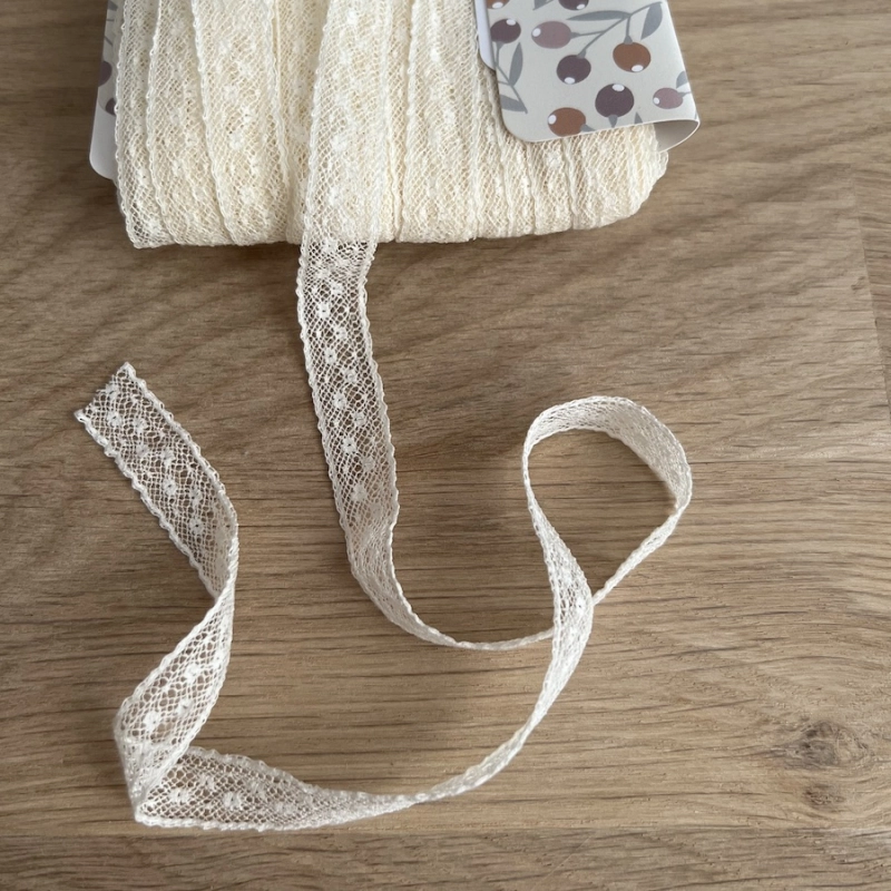 Dentelle française crème 13mm x 1m Batikou - 1