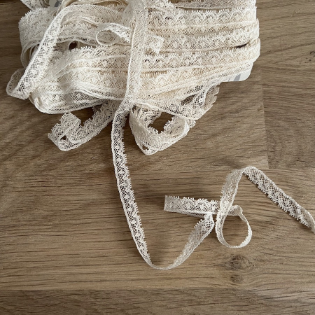 Dentelle française crème 8mm x 1m Batikou - 1 Dentelle française crème 8mm x 1m Batikou - 1