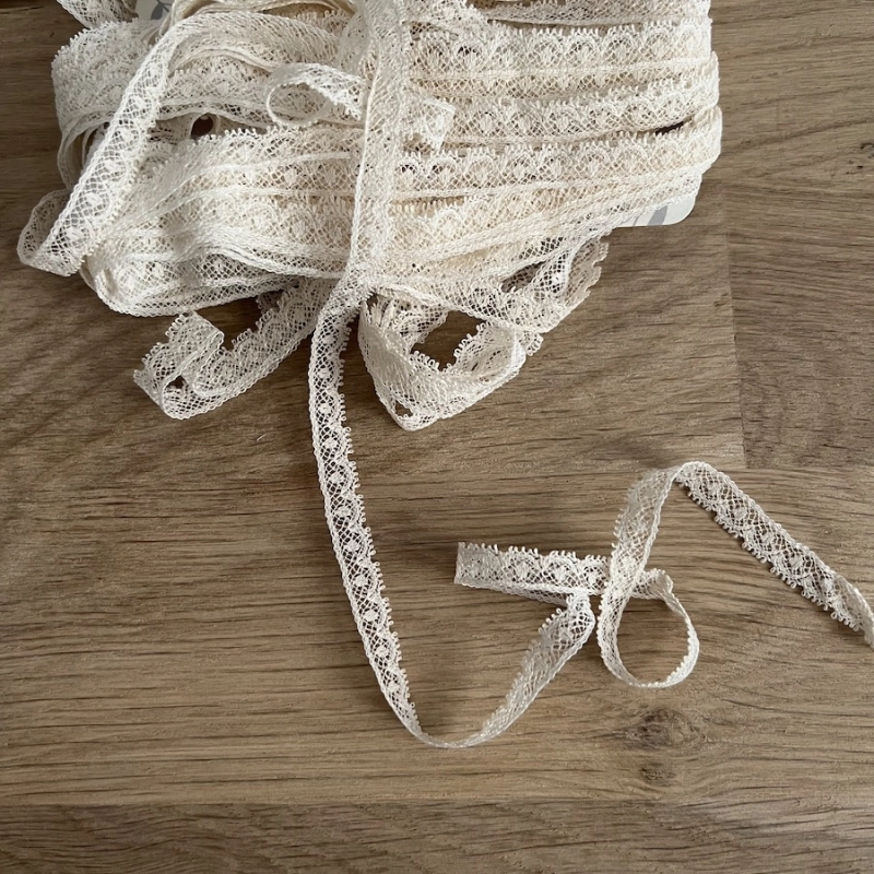Dentelle française crème 8mm x 1m Batikou - 1