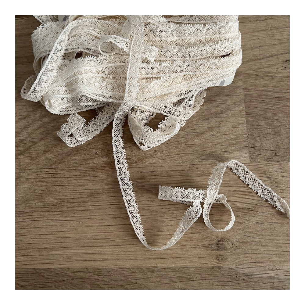 Dentelle française crème 8mm x 1m Batikou - 1