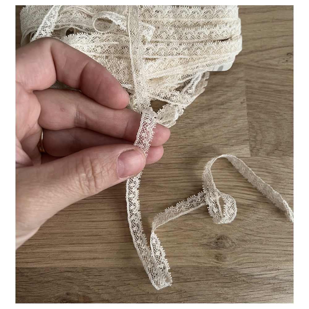 Dentelle française crème 8mm x 1m Batikou - 2