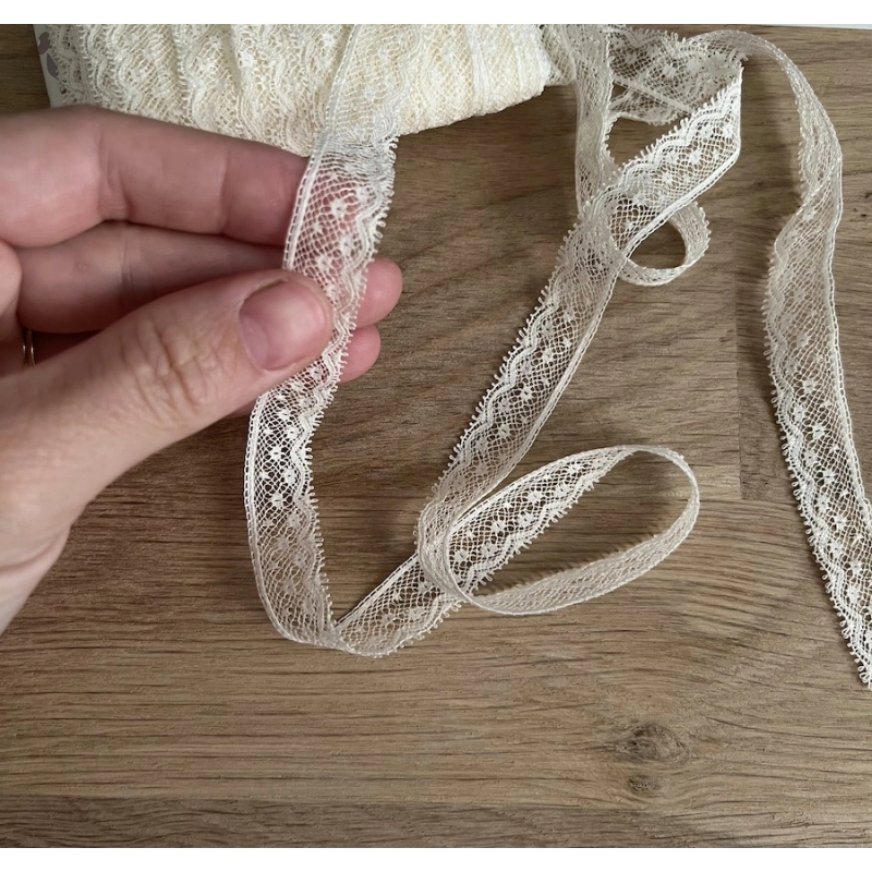 Dentelle française crème 15mm x 1m Batikou - 1