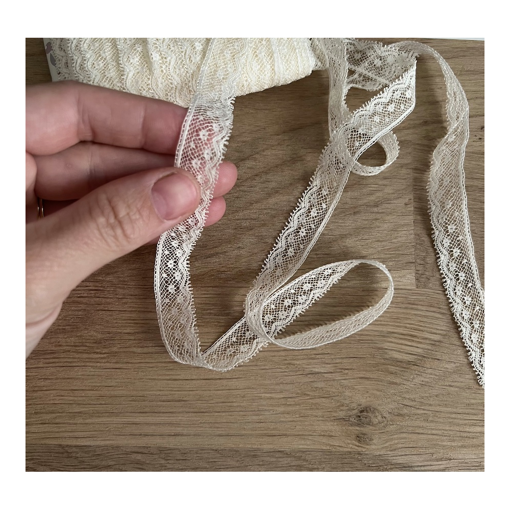 Dentelle française crème 15mm x 1m Batikou - 1