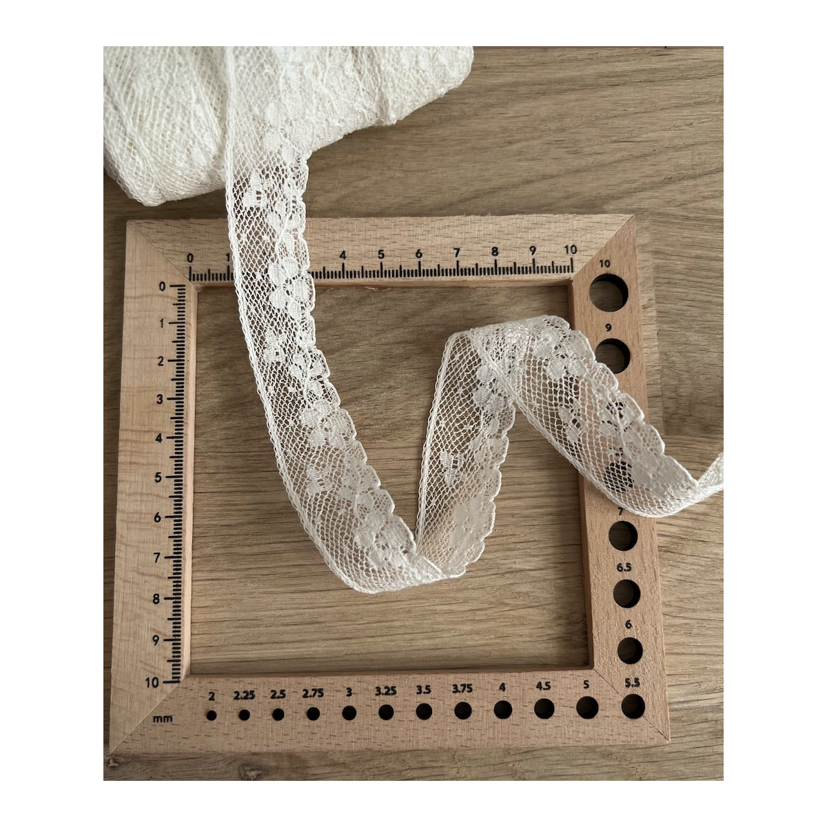 Dentelle française crème 22mm x 1m Batikou - 4 Dentelle française crème 22mm x 1m Batikou - 4