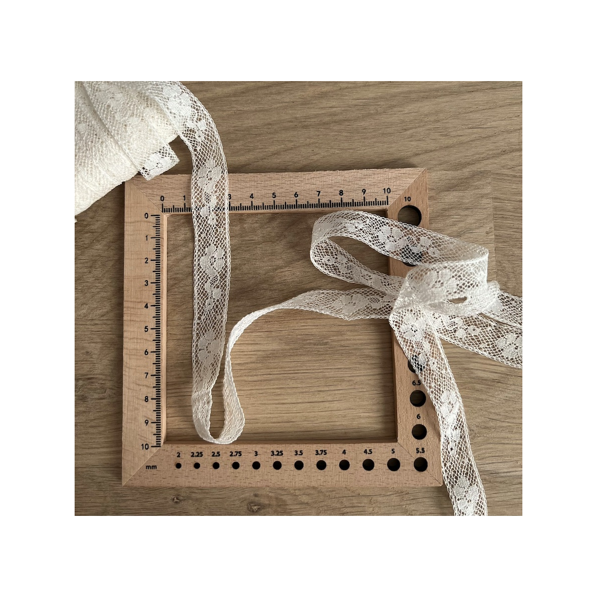 Dentelle française crème 16mm x 1m Batikou - 3 Dentelle française crème 16mm x 1m Batikou - 3
