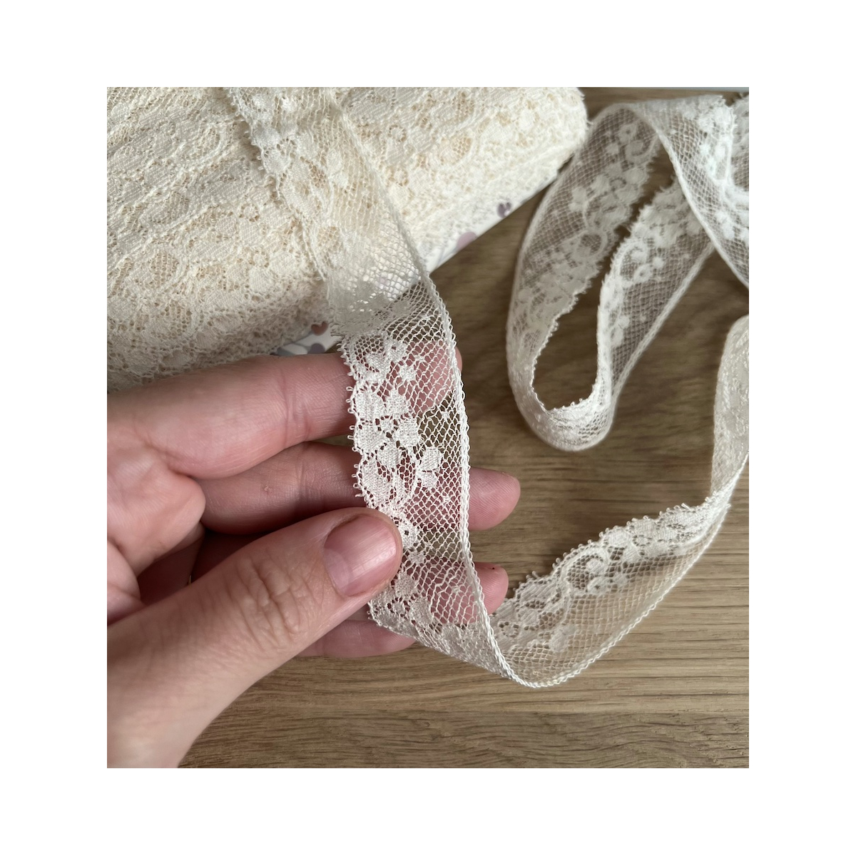 Dentelle française crème 24mm x 1m Batikou - 2 Dentelle française crème 24mm x 1m Batikou - 2