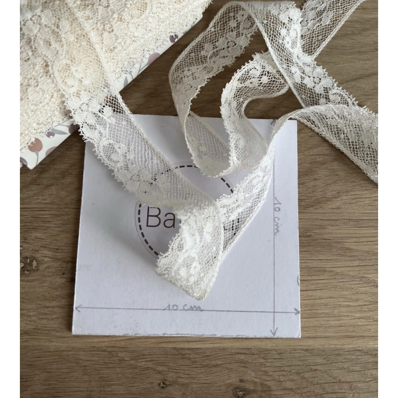 Dentelle française crème 24mm x 1m Batikou - 3