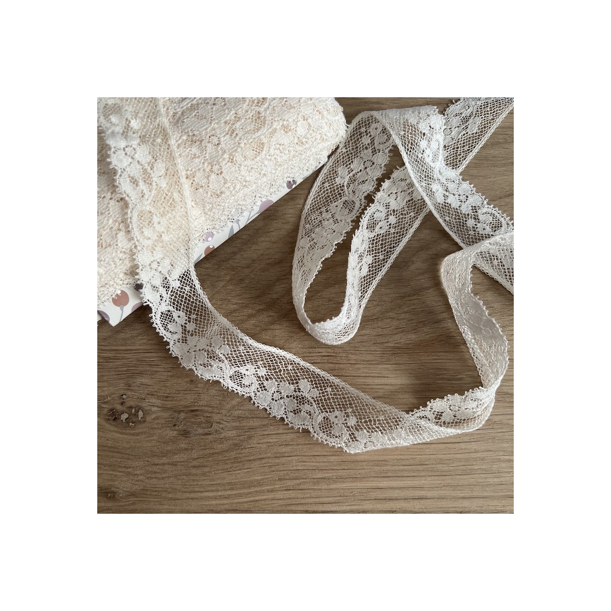 Dentelle française crème 24mm x 1m Batikou - 1 Dentelle française crème 24mm x 1m Batikou - 1