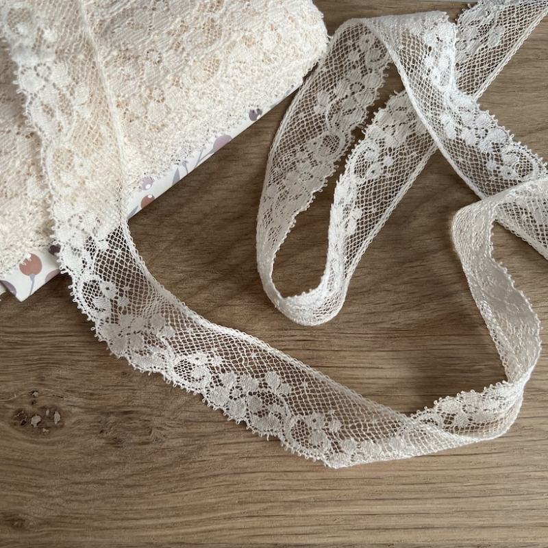 Dentelle française crème 24mm x 1m Batikou - 1 Dentelle française crème 24mm x 1m Batikou - 1