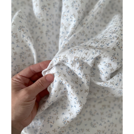 Double gaze de coton Jefine fond blanc à motifs bleu et gris Batikou - 2 Double gaze de coton Jefine fond blanc à motifs bleu et gris Batikou - 2