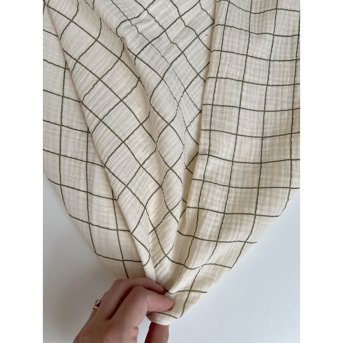 Double gaze de coton Jacques écru carreaux fougère Batikou - 6