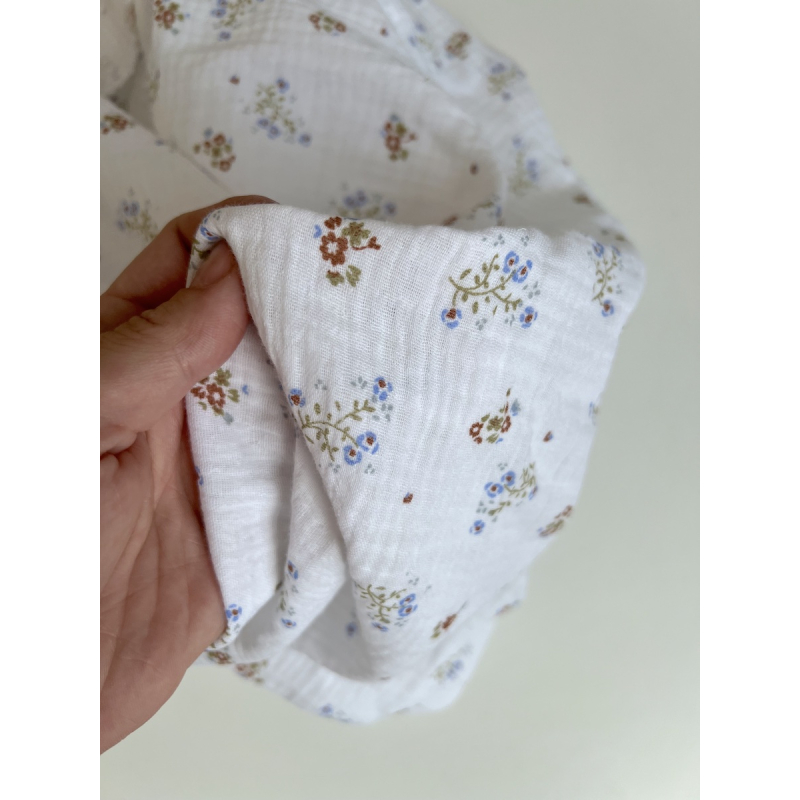 Double gaze de coton Zoli blanc fleuri bleu marron vert