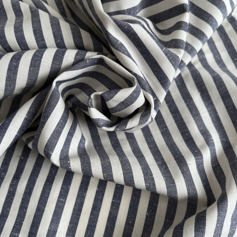 Coton chiné aspect brut rayures moyennes 7mm coloris bleu marine / écru Batikou - 7