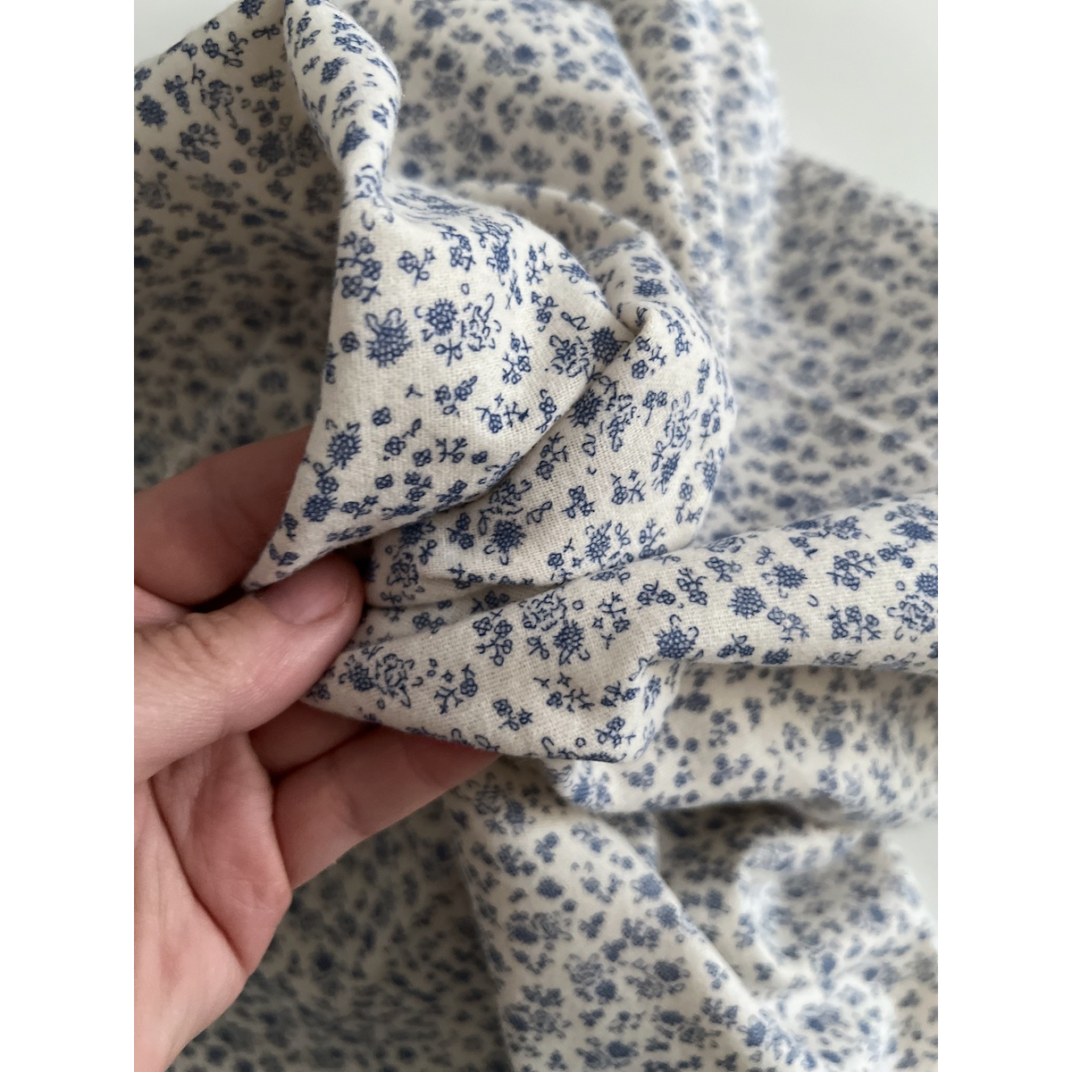 Eden - Coton gratté doux imprimé fleuri bleu Batikou - 7