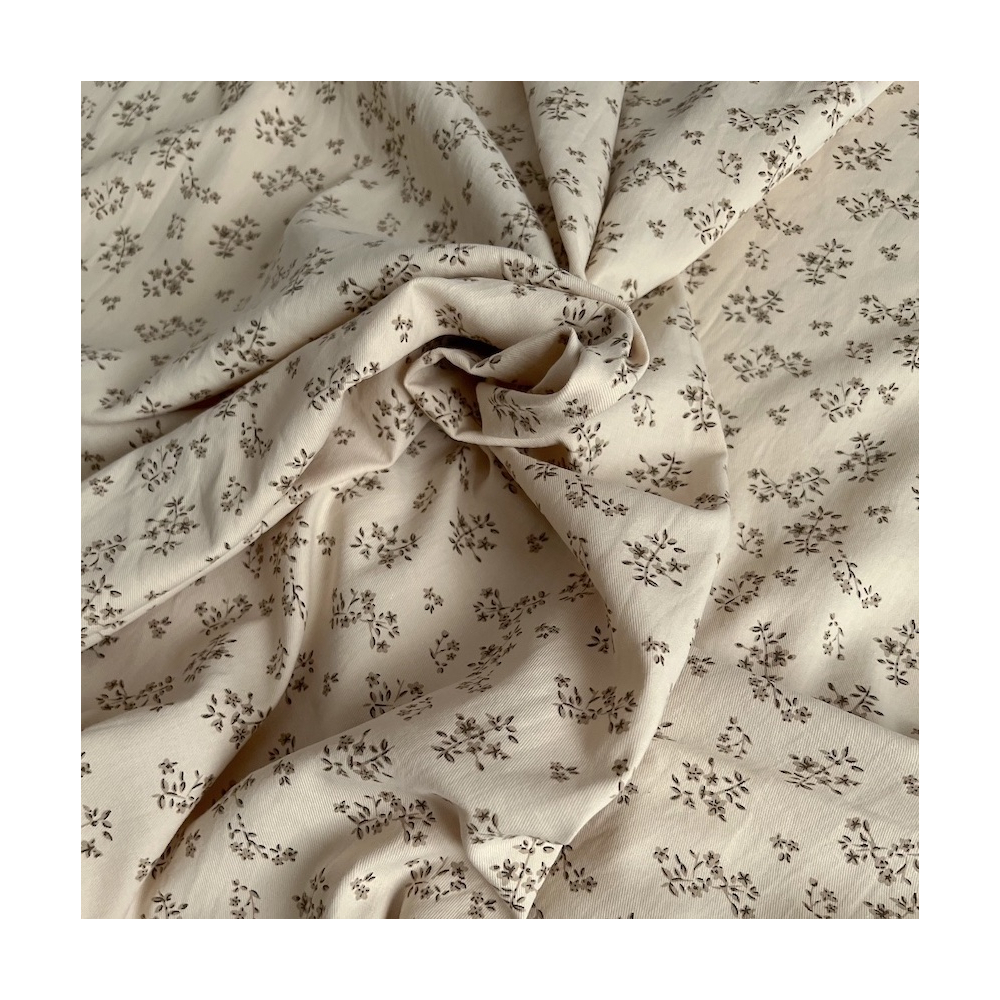 Alix - Tissu sergé de coton imprimé vintage fleuri fond crème Batikou - 1