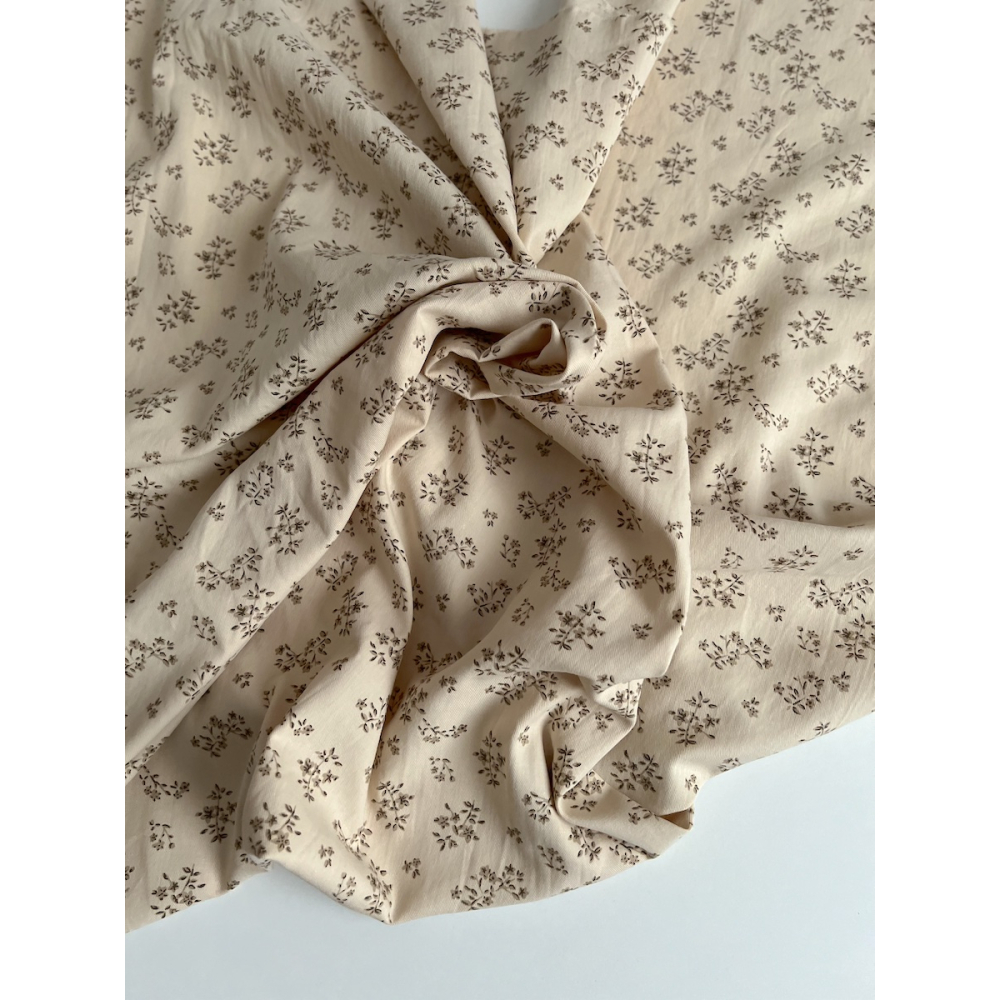 Alix - Tissu sergé de coton imprimé vintage fleuri fond crème Batikou - 4
