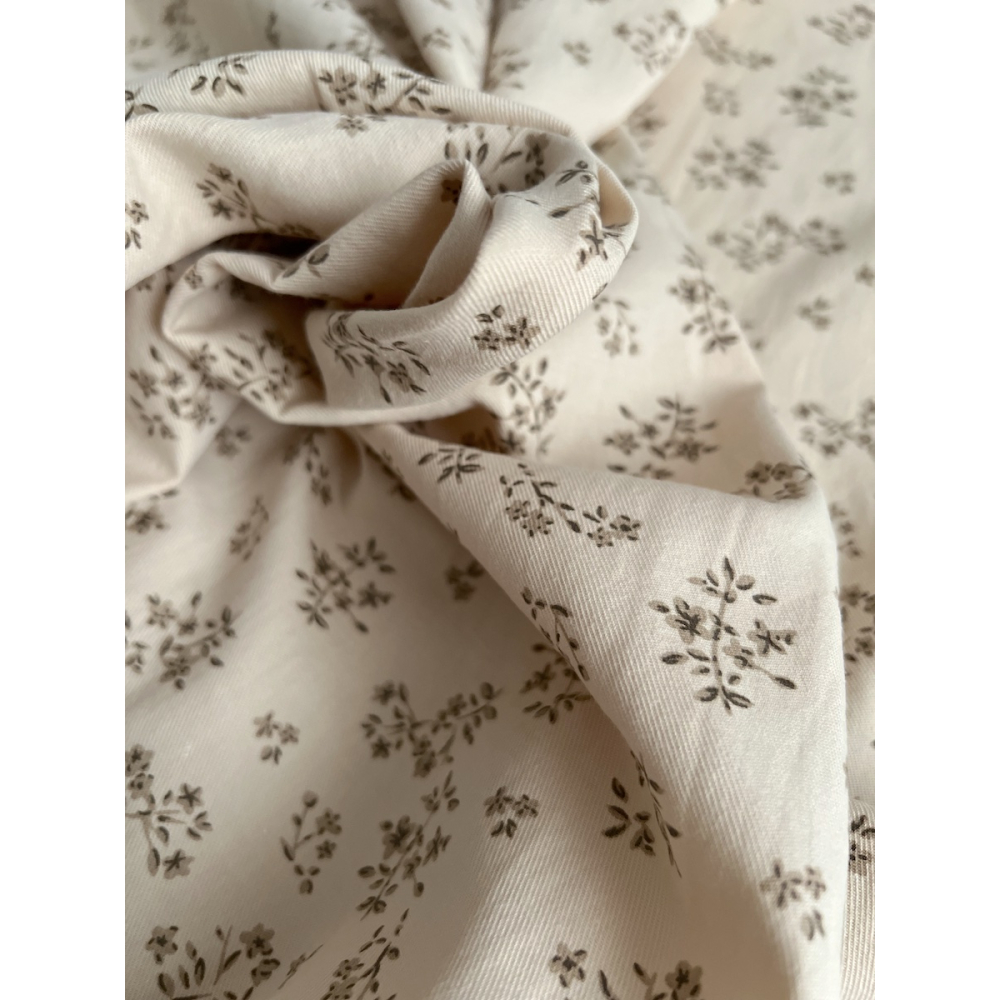 Alix - Tissu sergé de coton imprimé vintage fleuri fond crème Batikou - 6