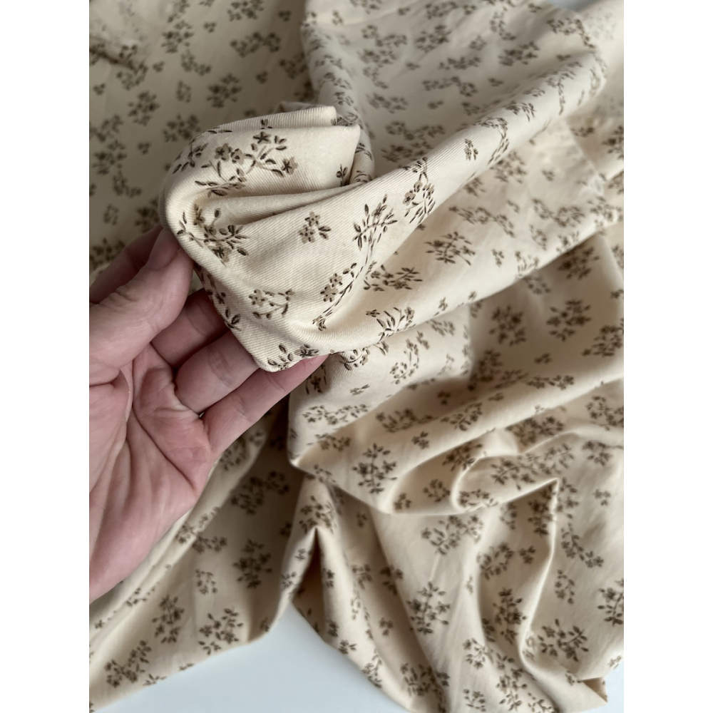 Alix - Tissu sergé de coton imprimé vintage fleuri fond crème Batikou - 2