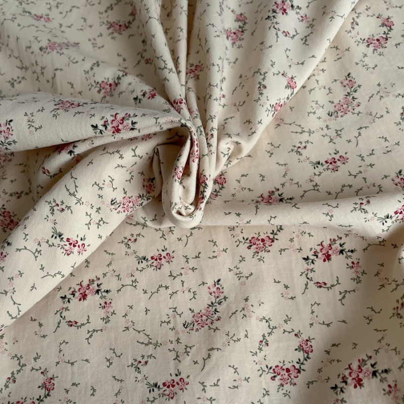 Sophie - Tissu sergé de coton imprimé vintage fleuri fond crème Batikou - 1