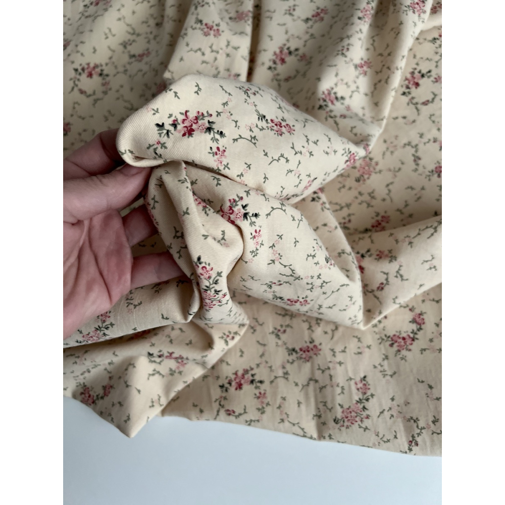 Sophie - Tissu sergé de coton imprimé vintage fleuri fond crème Batikou - 6