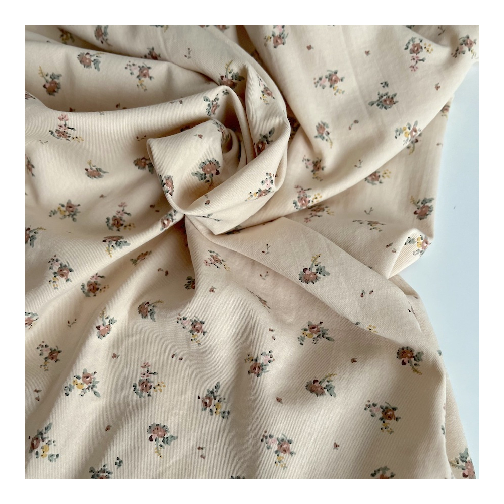 Rosie - Tissu sergé de coton imprimé vintage fleuri fond crème Batikou - 1