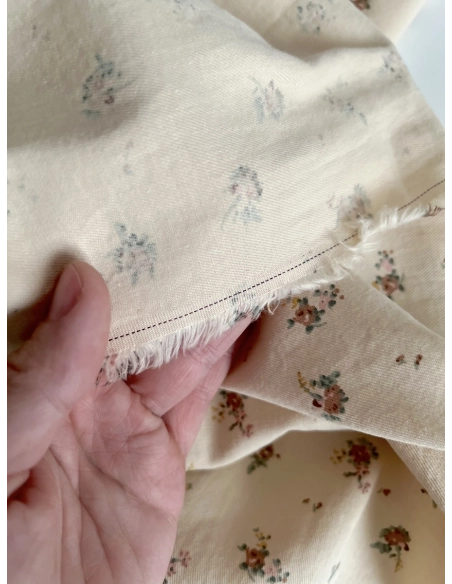 Rosie - Tissu sergé de coton imprimé vintage fleuri fond crème Batikou - 9