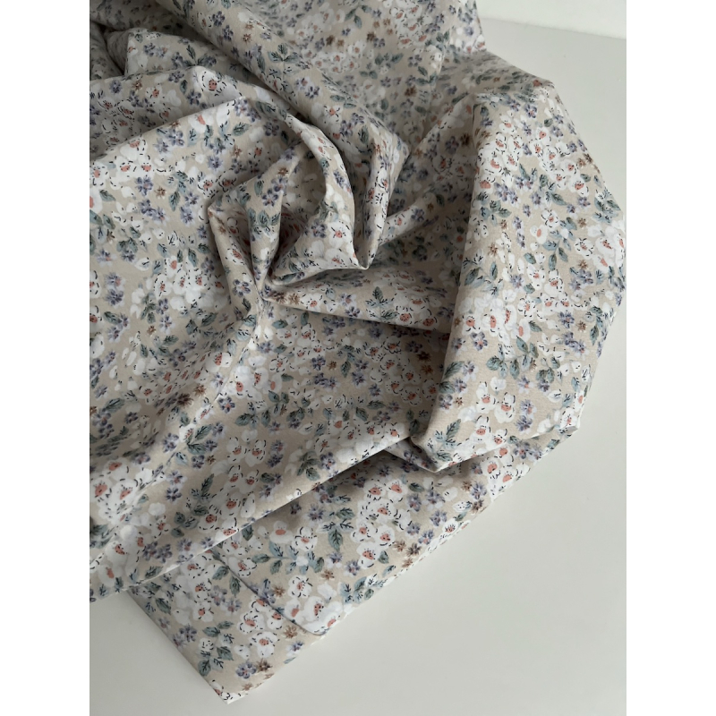 Clarence - Batiste de coton SILKYNE à imprimé fleuri fond beige Tissus issus de l'agriculture biologique  - 5