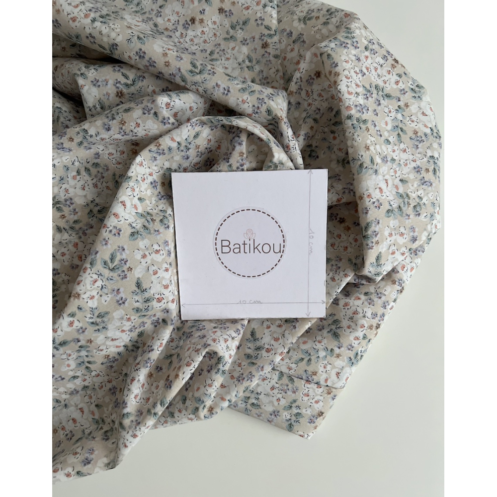 Clarence - Batiste de coton SILKYNE à imprimé fleuri fond beige Tissus issus de l'agriculture biologique  - 7