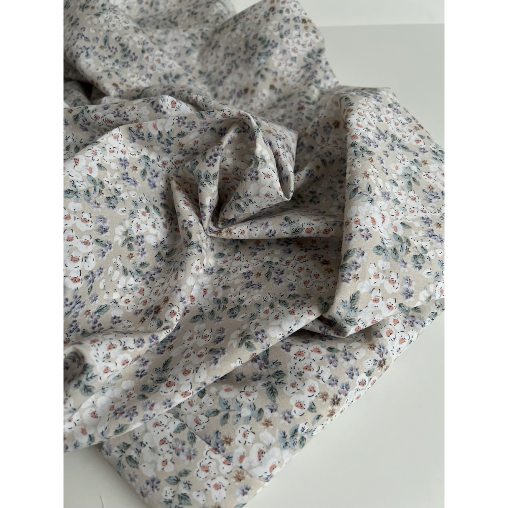 Clarence - Batiste de coton SILKYNE à imprimé fleuri fond beige Tissus issus de l'agriculture biologique  - 8