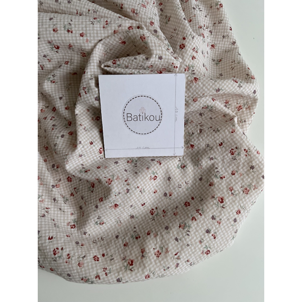 Josine - Seersucker / Coton gaufré vichy mini 2mm beige à motif fleuri Batikou - 3