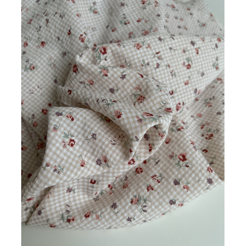 Josine - Seersucker / Coton gaufré vichy mini 2mm beige à motif fleuri Batikou - 6